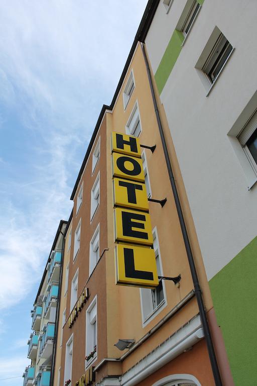 Hotel Luga Nuremberga Exterior foto
